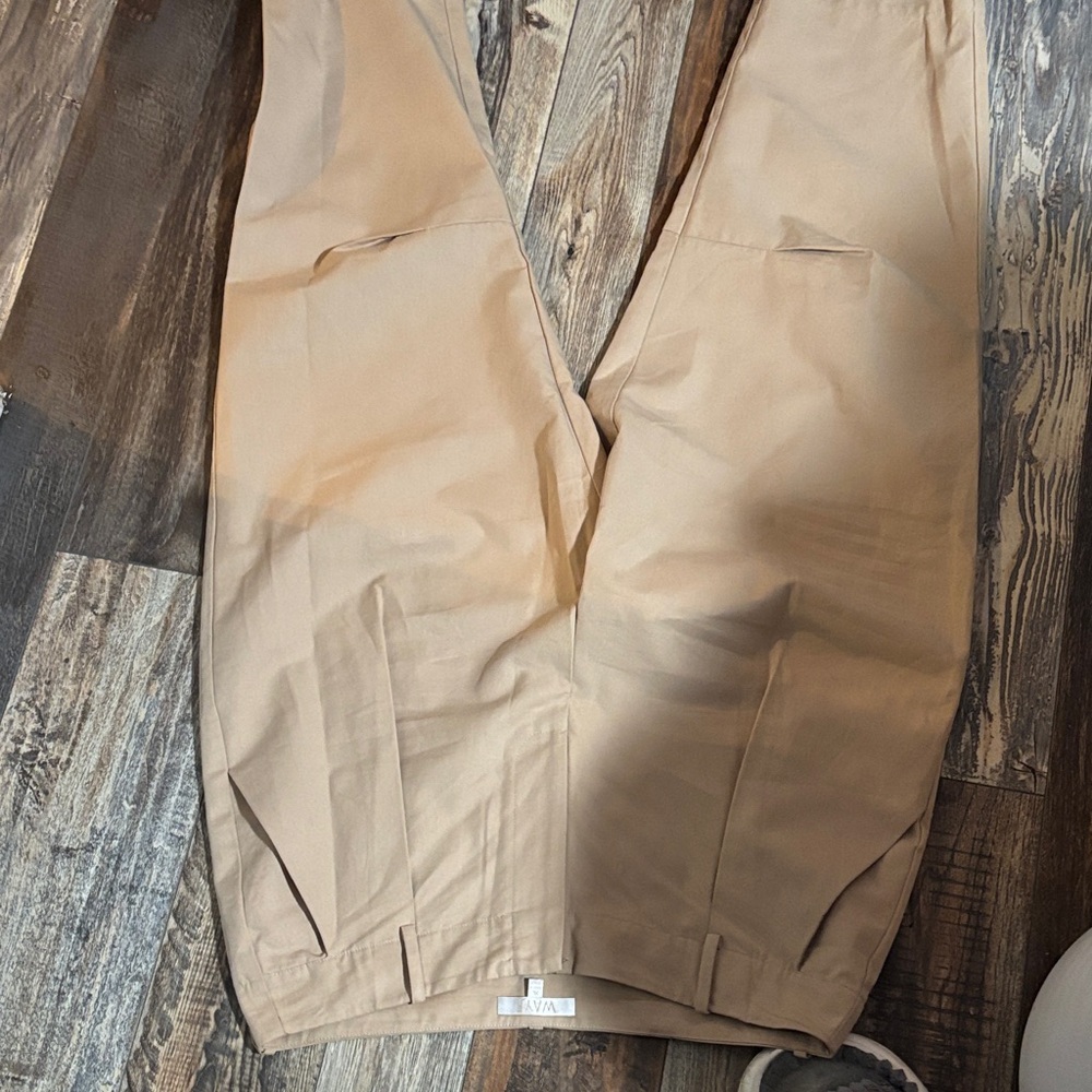 Women’s Tan Pants
